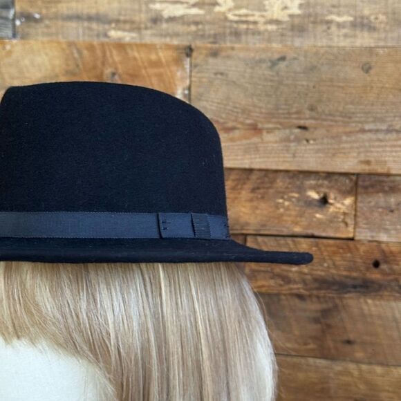 ? A Adams & Stiles Black Wool Felt Fedora Hat – Unisex Style main image 13